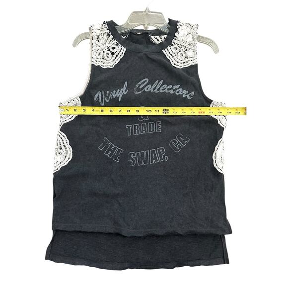 Free People Medium Black Oversized Crochet Trim Graphic Muscle Bulls Eye Tee - Picture 5 of 7